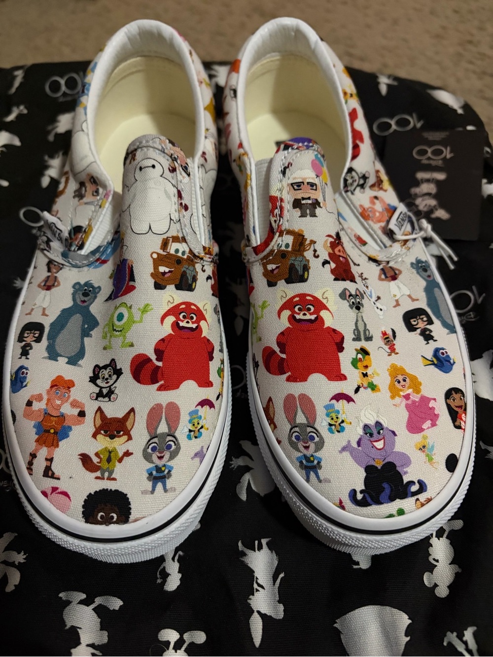 Vans x Disney 100 Customs Kids Classic Slip-On Pixar Textile Era, 3 (NWT)